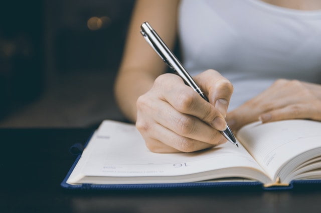 Cara Menyalurkan Hobi Menulis Sebagai Sumber Penghasilan